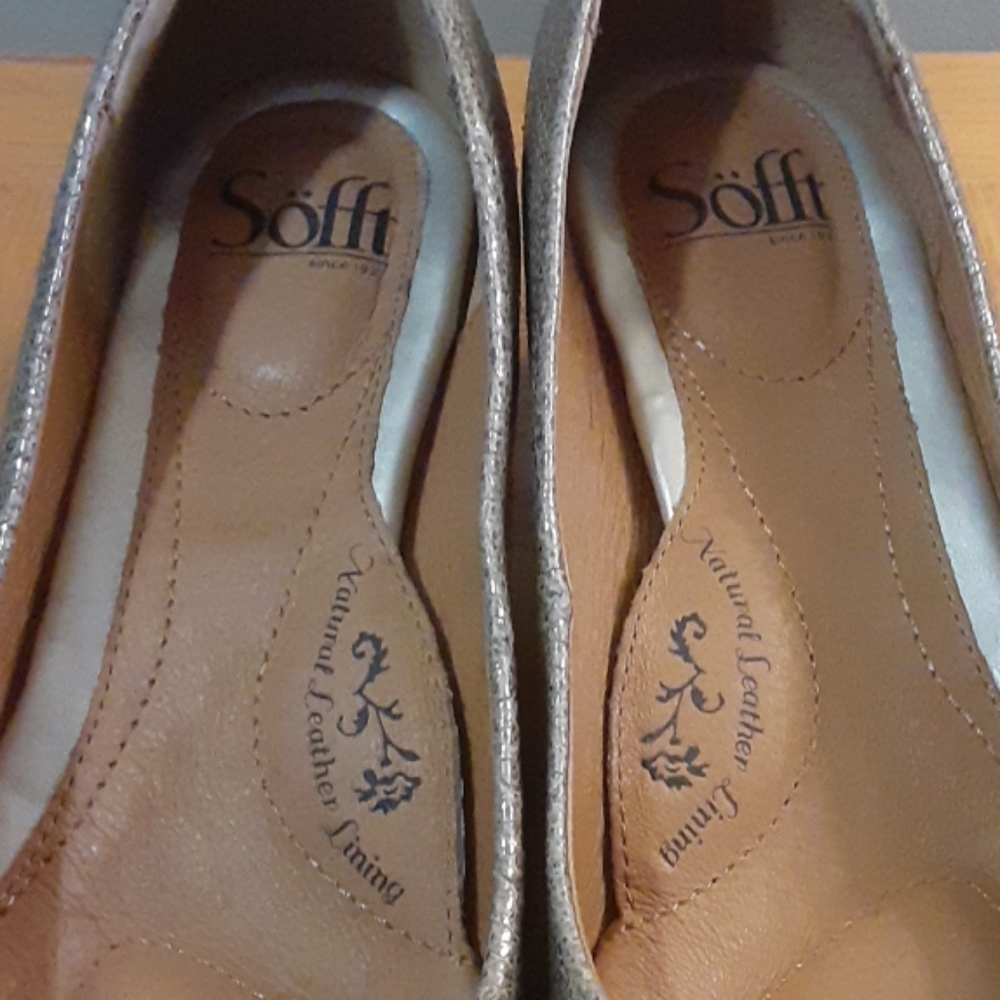 Shoes - Picture 3 of 3